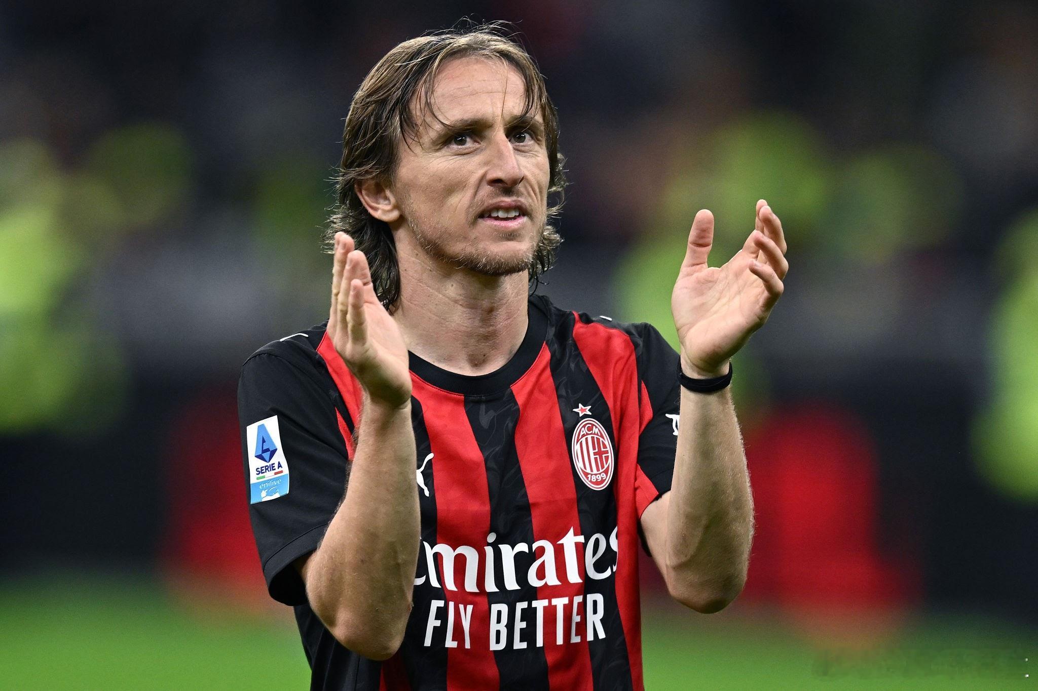 莫德里奇、古利特、里瓦尔多！三位不同时代的传奇，到底谁更强？如果让你建队，你会先