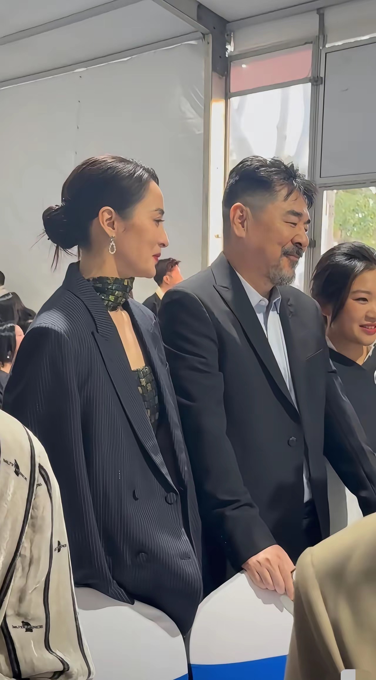 50岁蒋勤勤陪陈建斌现身金鸡：这气质，谁看了不说一句“姐姐杀疯了”🔥金鸡现场抓