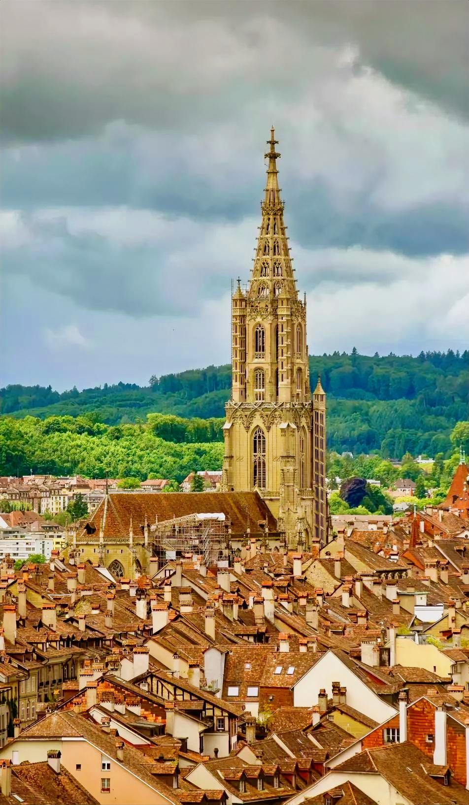 ：）一段妙曼的话：男女出轨，肉体忠诚是底线。男人一辈子，至少对100个女人产生