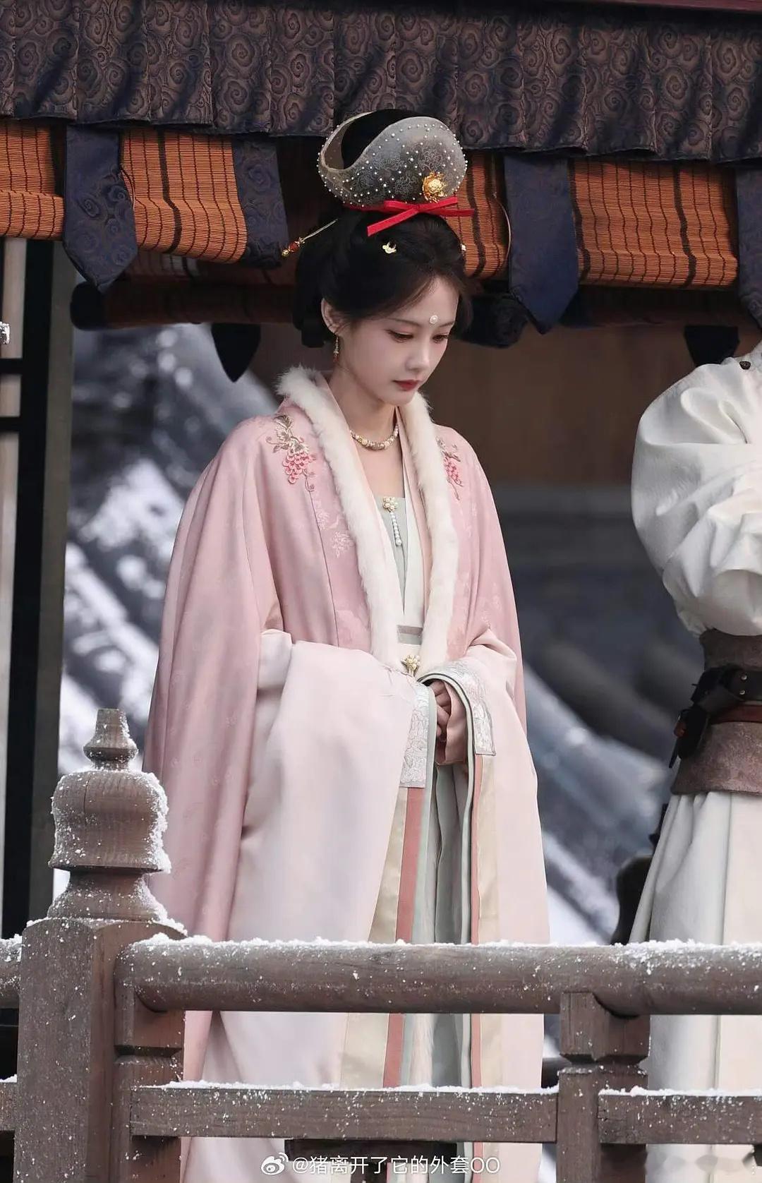 金枝新路透，李一桐好美啊，颜值很稳定