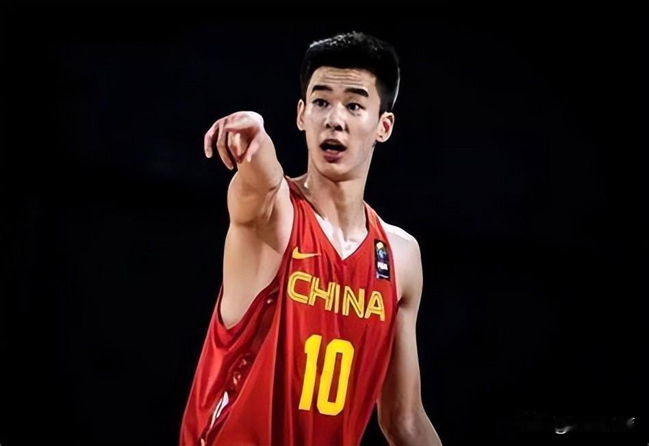 恕我直言！男篮后卫线太差，想进世界杯，应赶紧征召以下三人。1、郭昊文CBA上