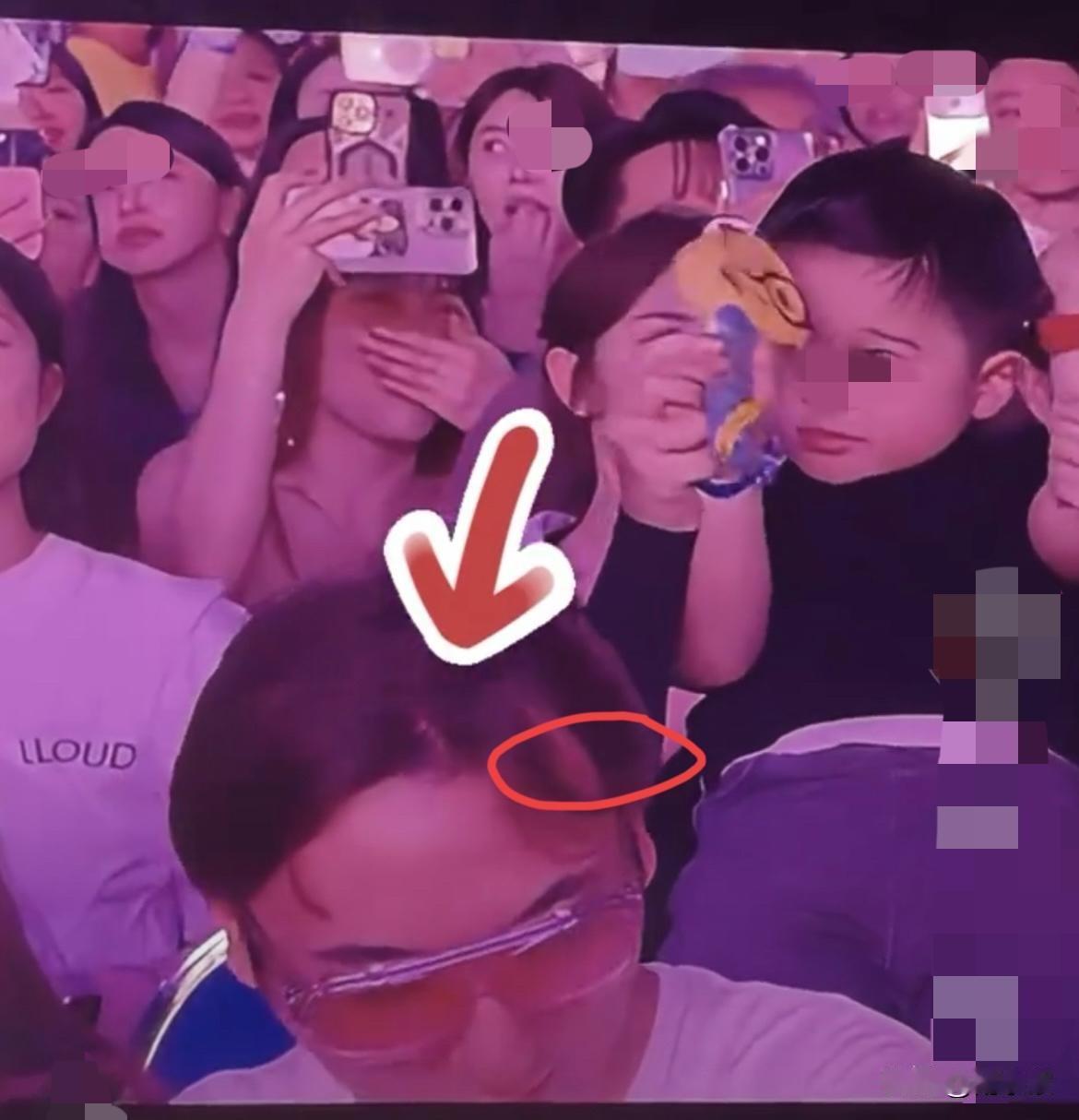 好暖心！37岁的王思聪果然没再换女朋友，而且面对镜头还突然变得害羞了！原来他