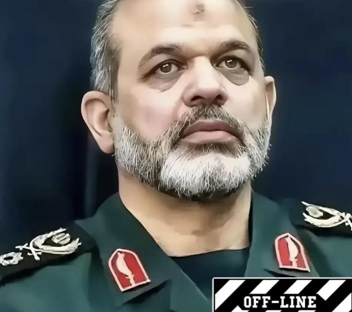 3月7日，伊朗军方发言人谢卡尔奇直接摊牌了，他说：“我们重申霍尔木兹海峡的安全，