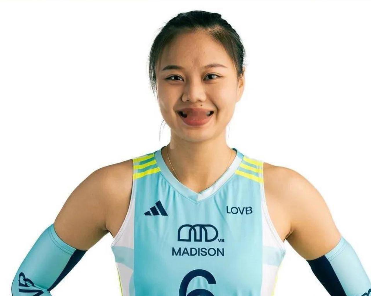 龚翔宇16分，麦迪逊女排两连胜北京时间1月17日上午，美国女子职业排球联赛第二