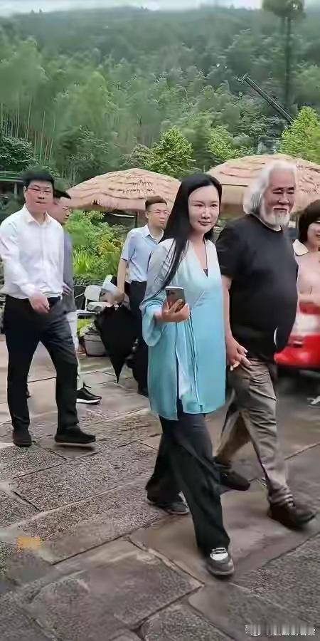 44岁杜星霖备孕第五胎，五年三次剖腹产，女人的代价真的太沉重