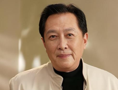 唐国强，难掩哀痛！2月10日15:05，一向低调的唐国强，突然在社交平台发文，字