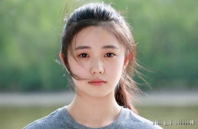 她还没出场就被全网骂“演技差”，结果刚一露脸，收视直接飙到近4，央视破例也得播。