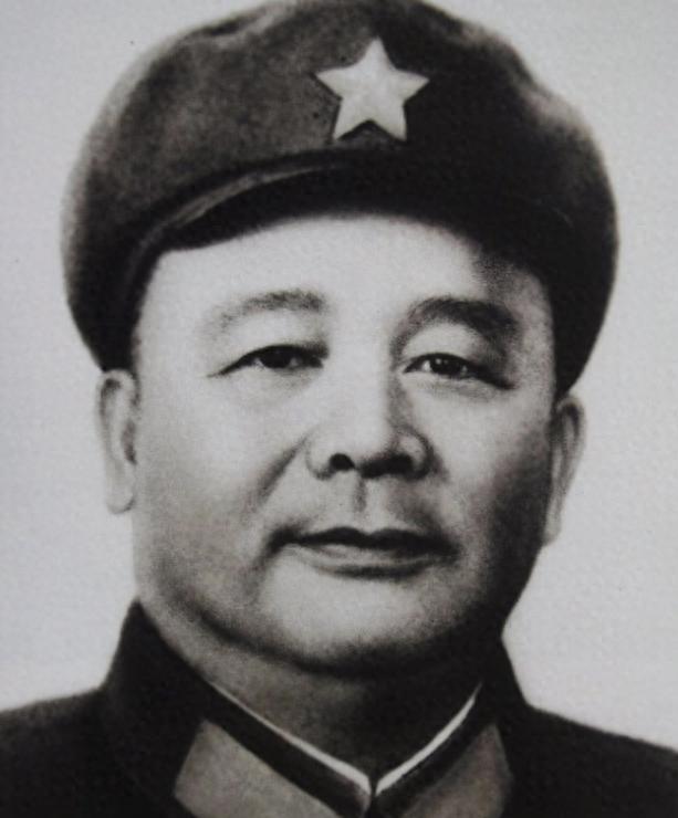 开国大将凯旋后向陈赓炫耀战绩，陈赓严厉批评：这种心态离失败不远了1955年9月
