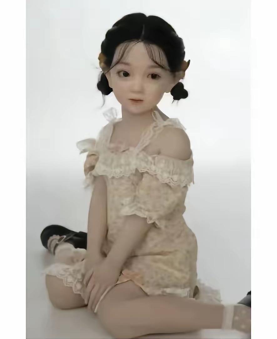 希音这几天因为一款蛙蛙玩具被欧洲人抵制了。这个倒也不稀奇，毕竟欧洲现在本来就是