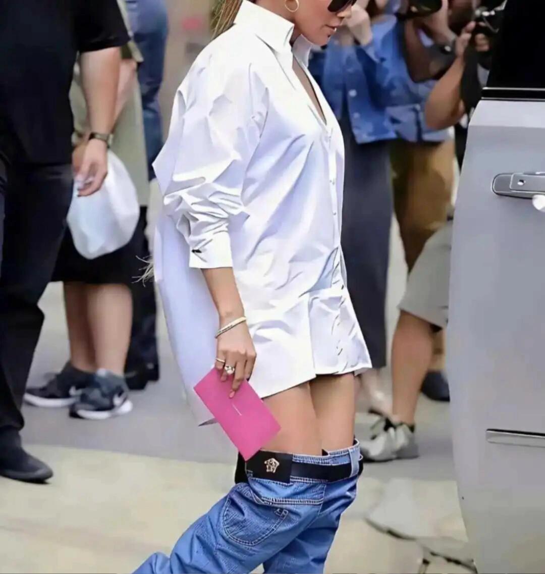 看了半天才知道这是一双靴子