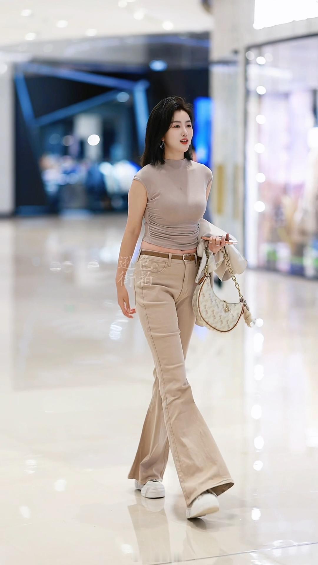 【成都街拍】[玫瑰][玫瑰][玫瑰]丨摄影拍照每日穿搭​​​