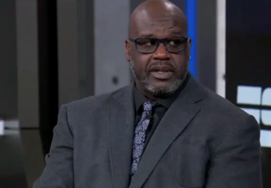 NBA名宿沙奎尔-奥尼尔在节目中，谈到了森林狼后卫安东尼-爱德华兹与主帅克里斯-