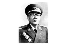 1955年大授衔时解放军八大部主要领导授衔情况其中，总参谋部的规格最高。除了粟裕