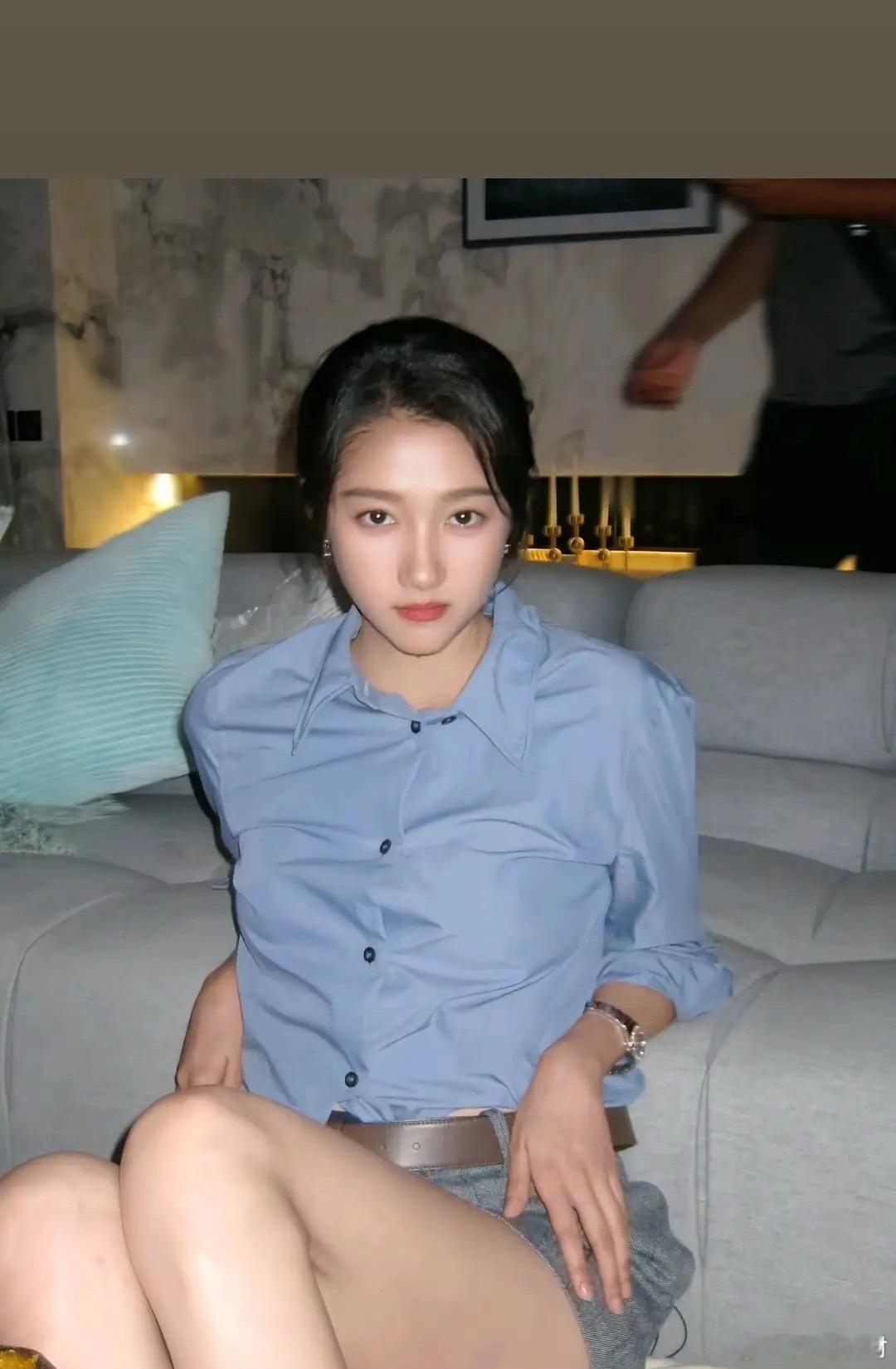谁说关晓彤没有女人味的？