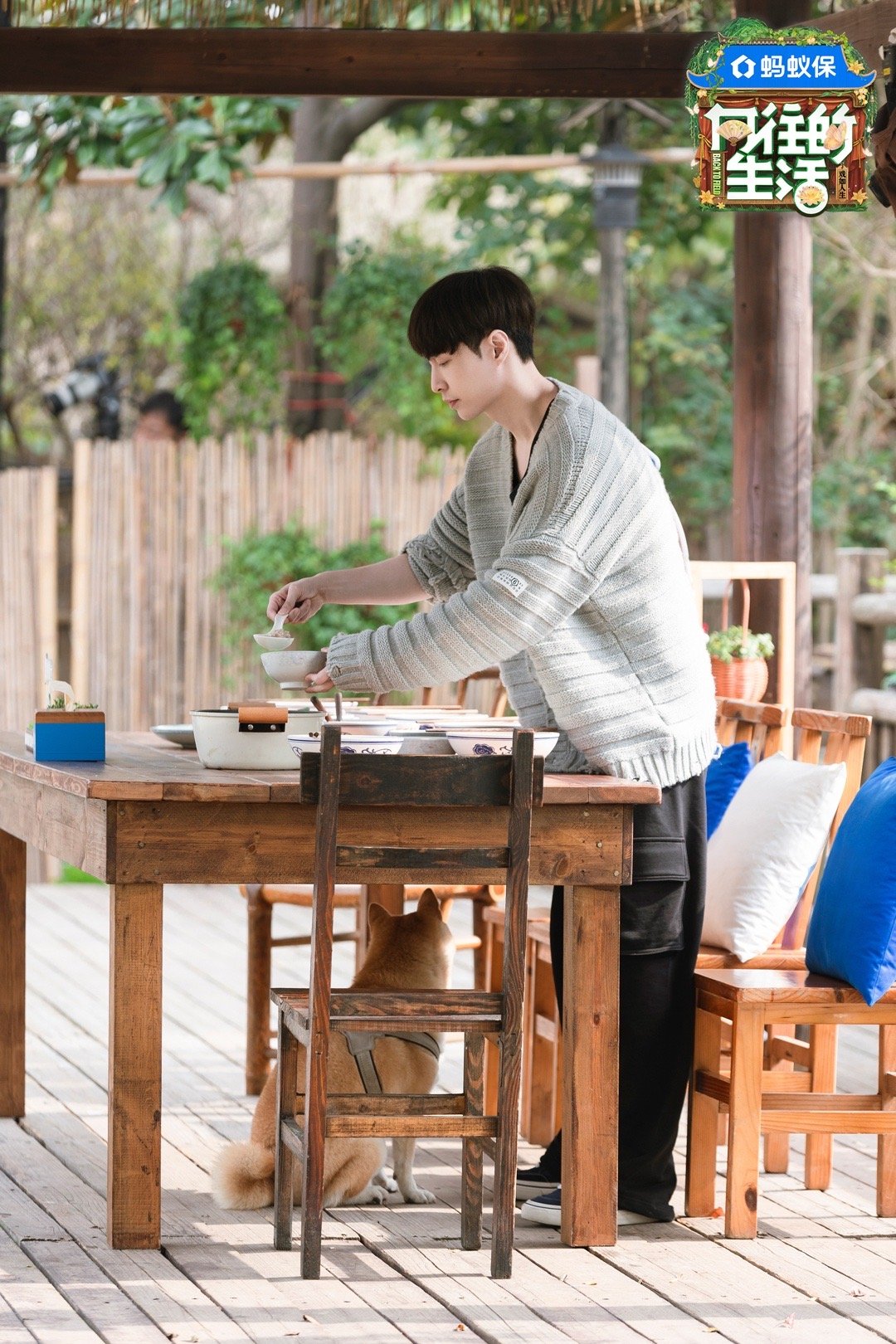 从蘑菇屋的“小绵羊”到染色体家族的“大家长”，张艺兴这次穿着汉服归来，是回归，更