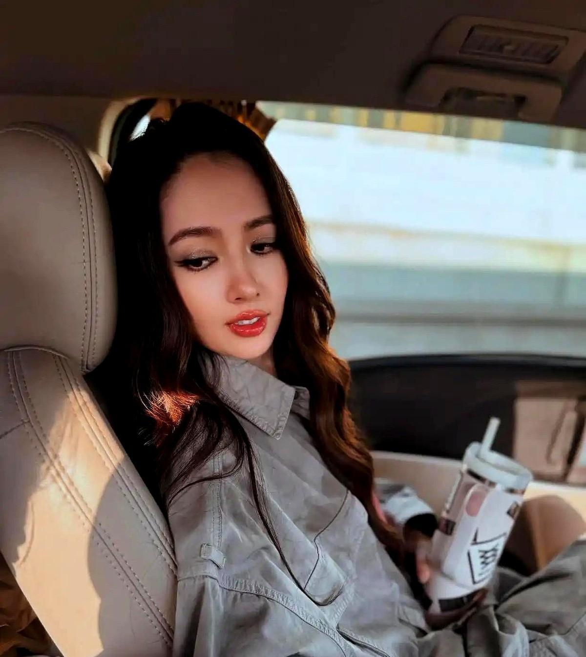 向太直播刷礼物救儿子票房,郭碧婷一句“孩子更重要”全网沉默。婆婆在镜头前拼了命