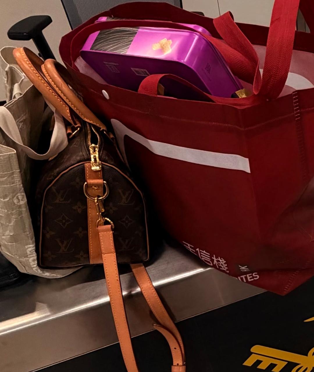 香港西九龙别有侥幸心理，请进小黑屋只要那个机器一扫，你带了什么都清清楚楚，甚至