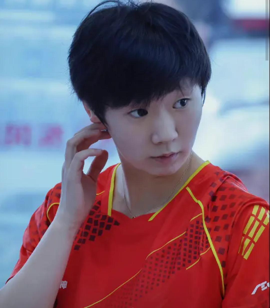 4:2苦战桥本！没想到王曼昱赛后说出最狠的一番话，马琳热泪盈眶