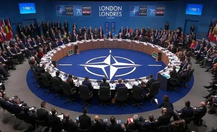 俄罗斯警告北约，必须答应两个条件，否则就一直打到北约答应！