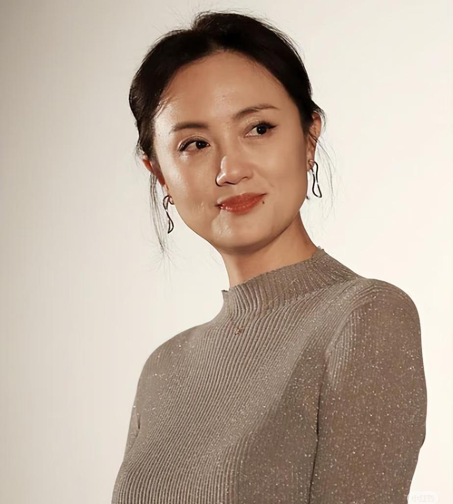 看完《小城大事》的心情久久不能平息躲过了黄晓明的演技却被高雪梅的颜值狠狠惊艳