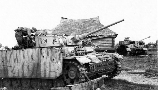 详析1943年秋德军三号J型坦克的装备与部队调动