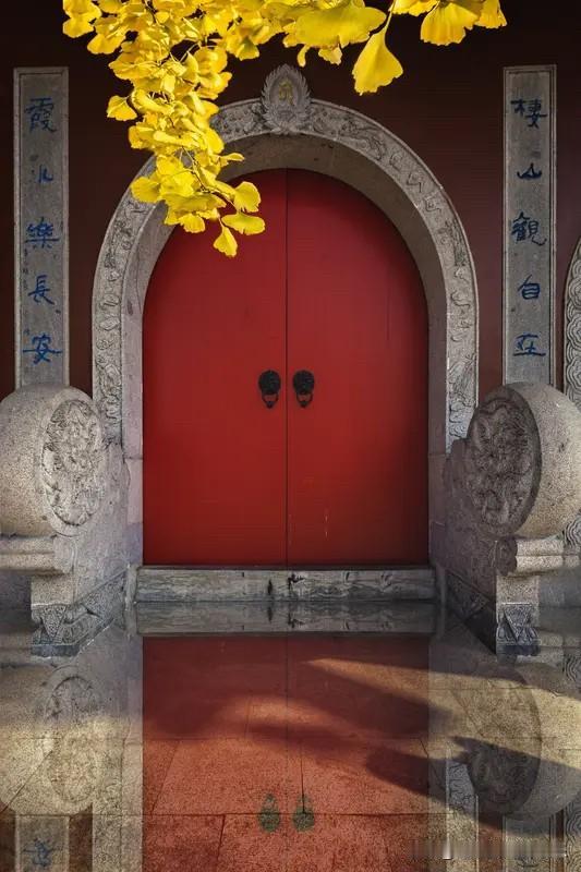 结婚越来越不敢赌了，门当户对的人就越来越多了。因为相对比其他的各种结婚方式，门