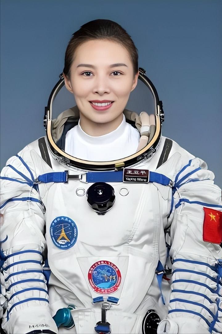 牺牲太大！王亚平曾谈太空之旅的辛酸，落地后身体弱连路都走不了。 当初王亚平刚