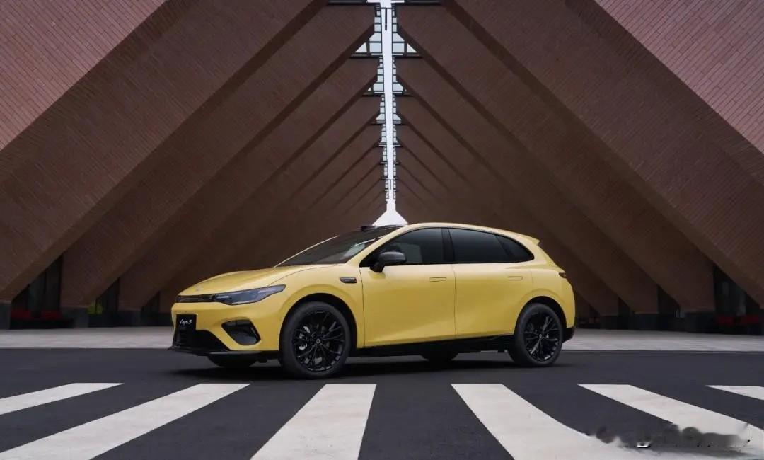 雷军、李想懵了，马斯克也万万想不到，就连王传福也惊呆了——零跑汽车2025年