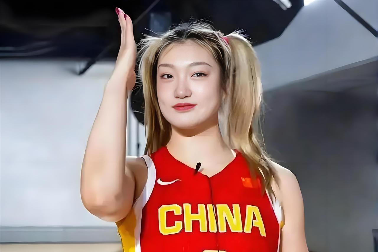 李梦等5名29+老将缺席，18人大名单正式公布已不见老将踪影，中国女
