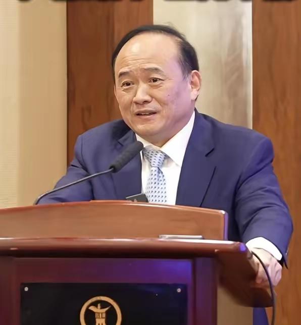 不明白就问金龙鱼是鲁花集团四大股东之一，但不知道大家有没有发现，近期金龙鱼和