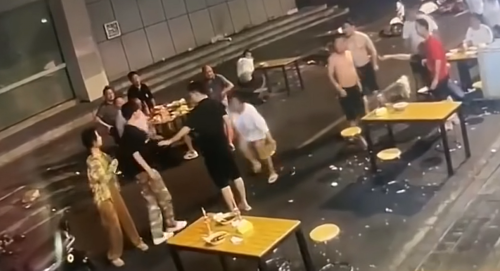 因为一只狗差点打起来。。。