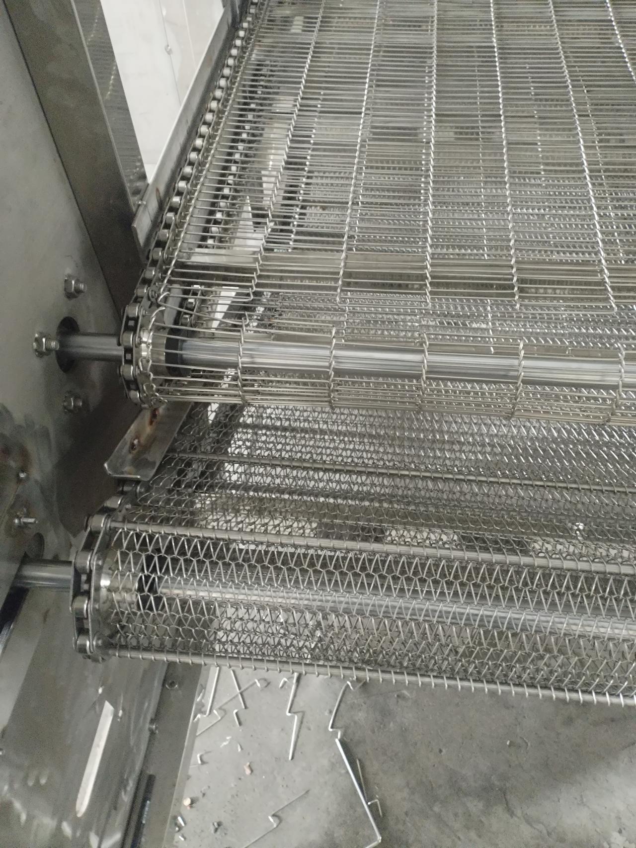 一位兄弟给我吐槽到，他刚进一家小公司，几个人那种，刚去那几天，他每天提前半个小时