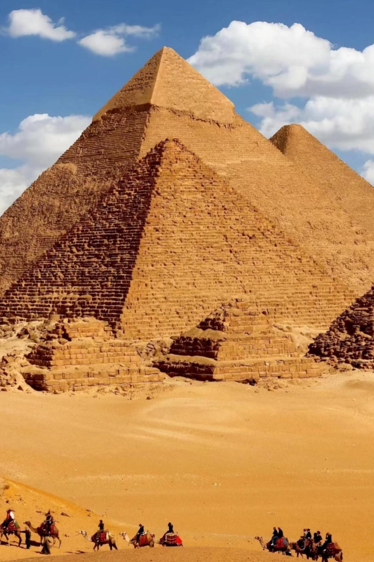 全世界只有中国称呼金字塔！提到埃及那座方尖锥顶的巨型石质陵墓，中国人脱口而出的