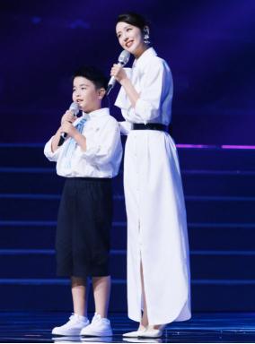 我估计陈思诚都糊涂了，都成百亿导演了竟然还有人觉得他没眼光，原因就是朵朵，朵