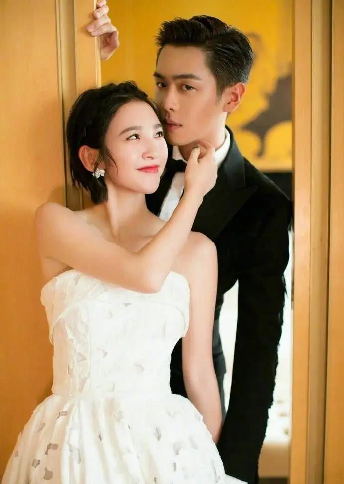 2010年，张若昀被一辆车追尾，司机是唐艺昕。谁也没想到，一次追尾能让两个人情感