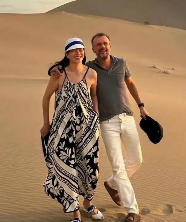不得不说，外国人欣赏的中国美女大概就是吕燕这样的——眯眯眼、眼距宽、五官扁平、鼻