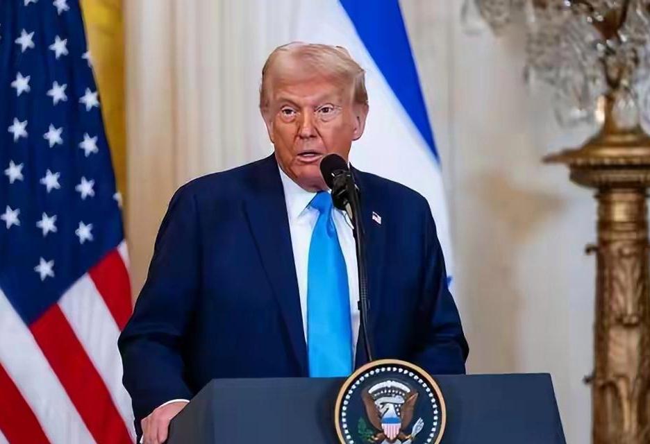 美国成功营救出飞行员，特朗普信心大增，再次发出48小时最后通牒，要求开放霍尔木兹