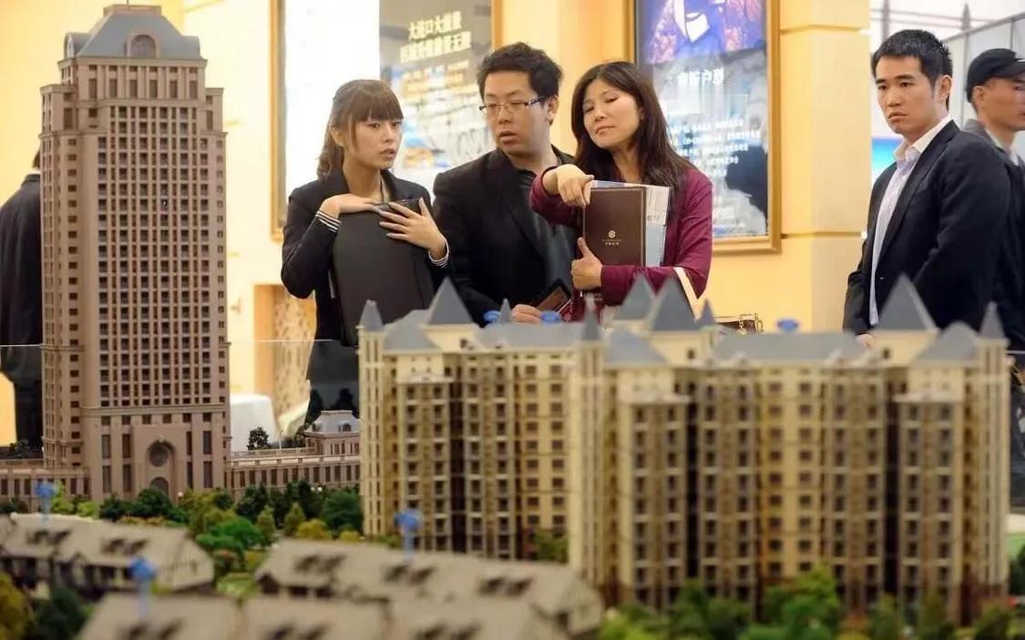 湖南平江最近搞了个大动作，在全县范围内全面推行现房销售，成了湖南省第一个这么干的