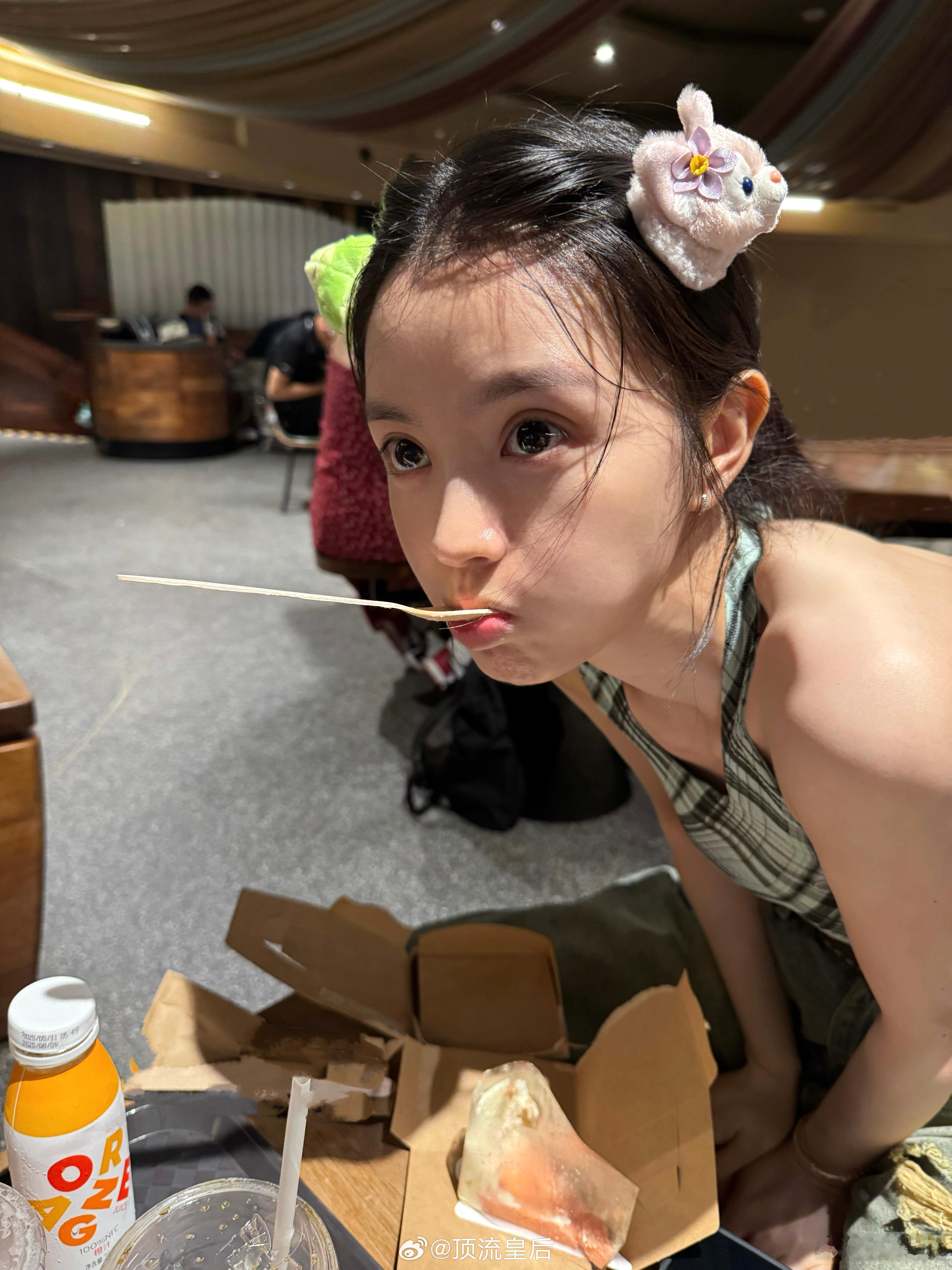 这个田曦薇太可爱了，怼脸拍生图绝了。​​​