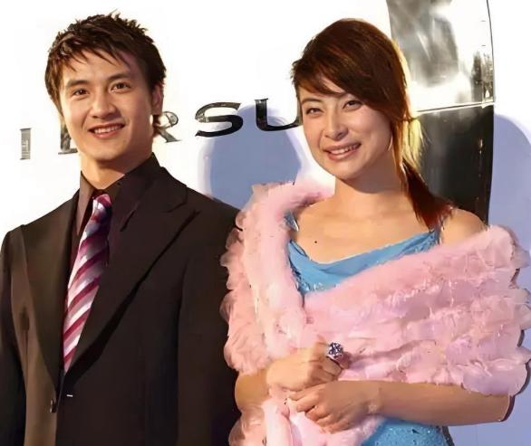 2006年，跳水冠军田亮与叶一茜走到了一起，田亮的妈妈坚决反对：郭晶晶那么好的女