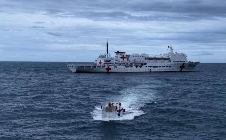 中国在南海新动作。新加坡联合早报今日报道：“中国海军‘丝路方舟’号医院船赴南中