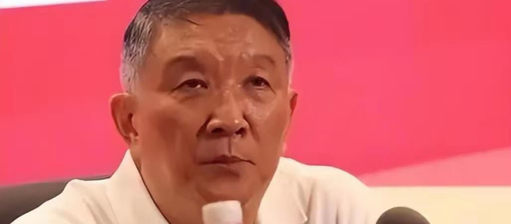 宫鲁鸣被质疑，不是亚洲杯季军的结果不能接受，也不是因为怪他拿新人练兵，