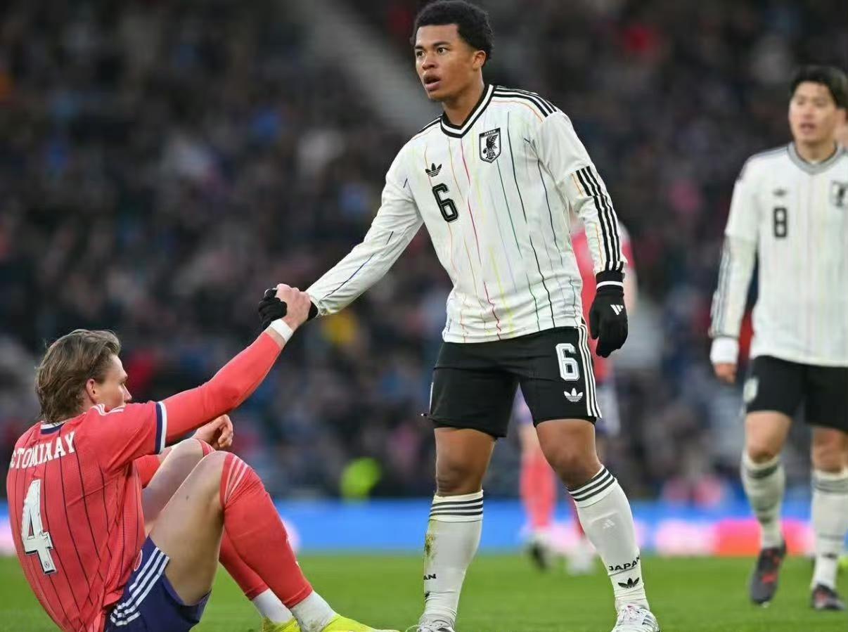 韩国男足0-4科特迪瓦，溃不成军；日本1-0苏格兰，风头正劲！没想到，韩国世