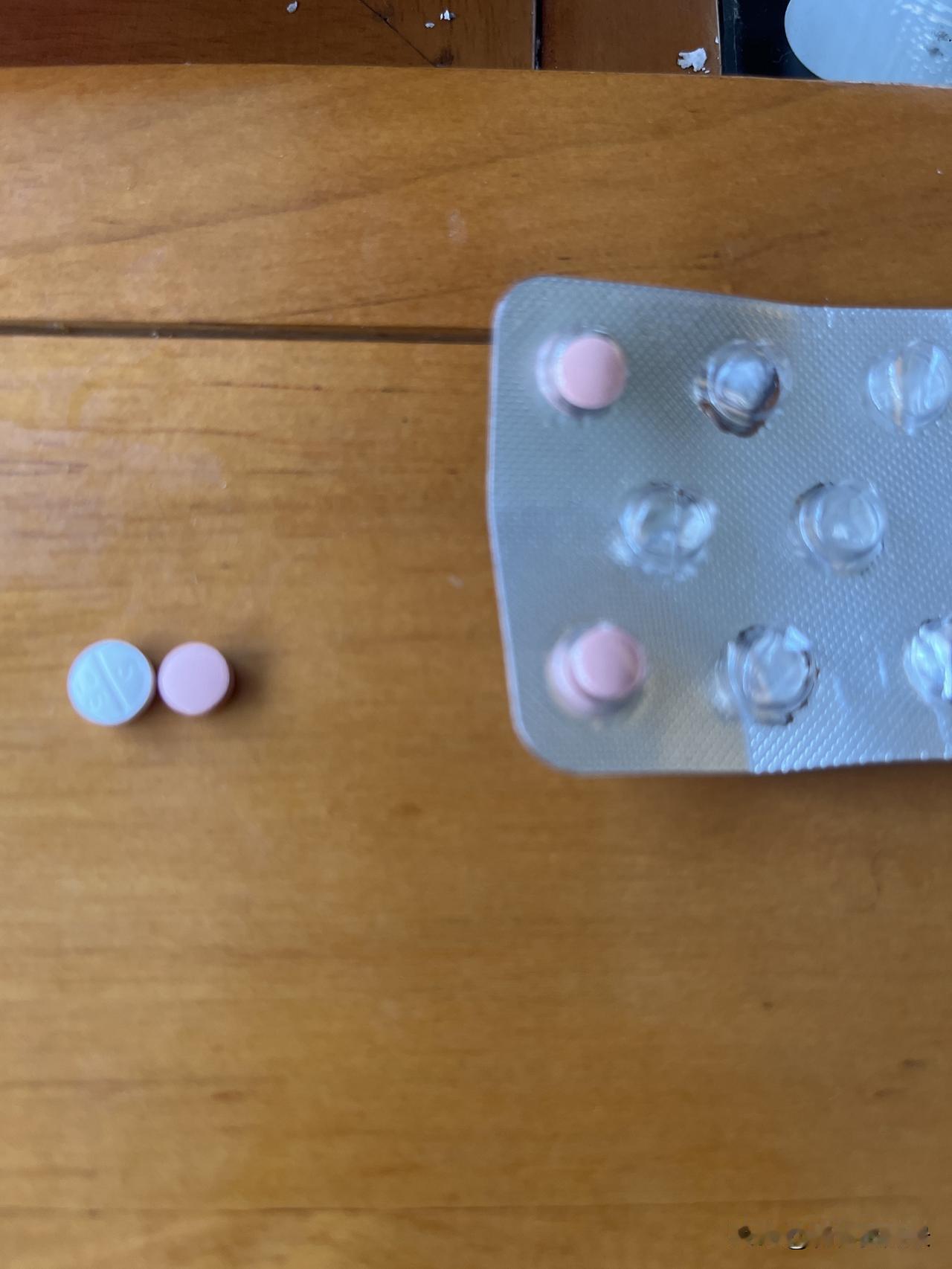 强烈要求！养老金不要再涨了，受益的人并不是普通人群，也不必担心普通人群的吃喝拉撒