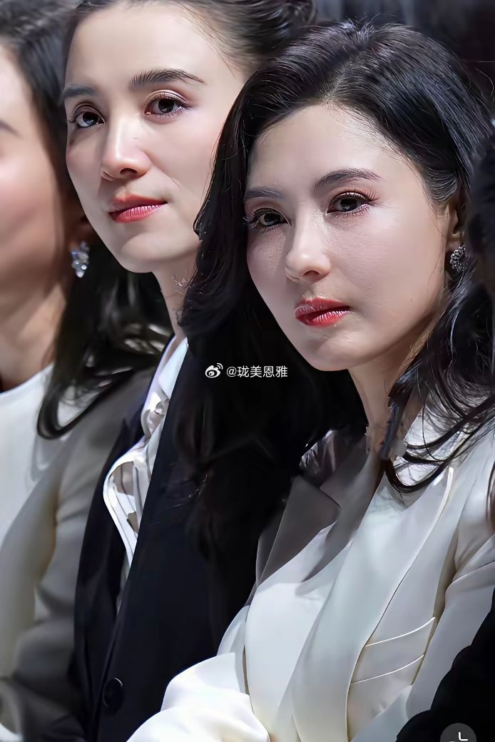 有眼窝，有法令纹，脸更大，胶原蛋白更少可宋佳竟然赢了​​​