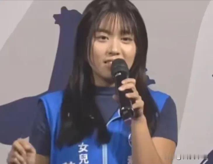女儿魏敬伦首度担任助讲，站台力挺魏平政，完整阐述“彰化第七都”四大政见。彰化县长