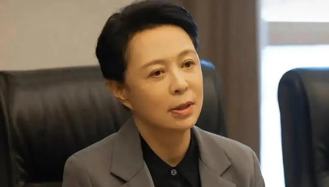 不要笑我见识短浅，我就想问一下，政府机关领导之间的称呼都是某某书记、某某市长，而