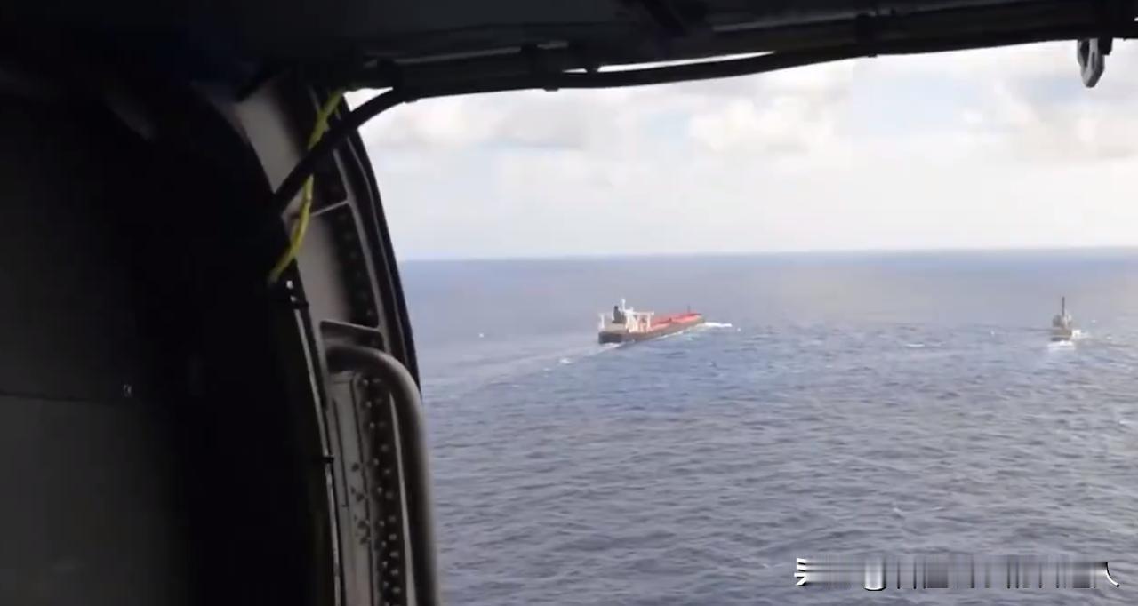 美军炮击扣押从中国出发的伊朗货轮，西方媒体刻意放大"中国"二字，反复在记者会上追