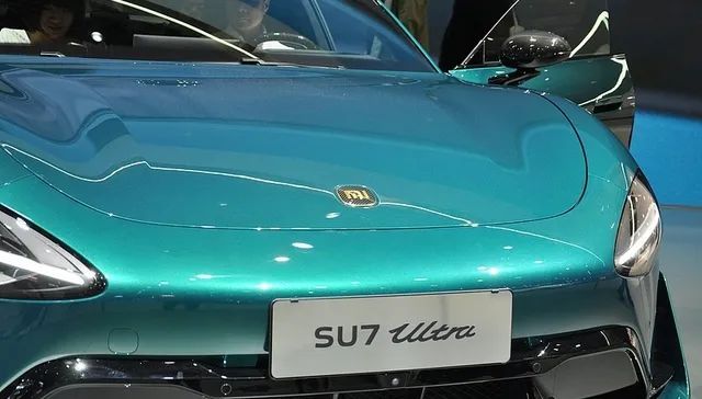 【#准车主退订小米SU7U遭遇60天冷静期#】小米SU7Ultra挖孔机盖引