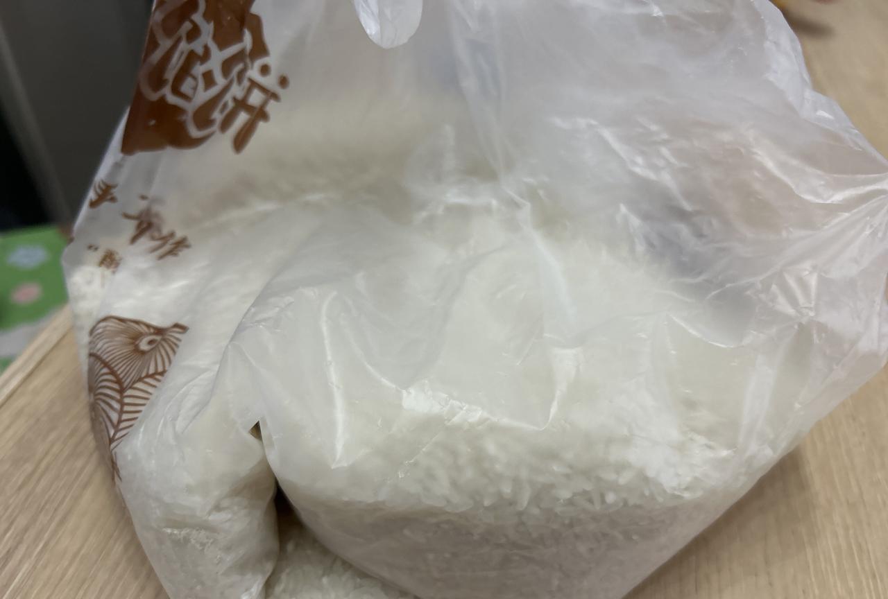 我今天在做饭，发现没有米了，就让老公出去超市买点米，回来发现人家就买了一斤#对老